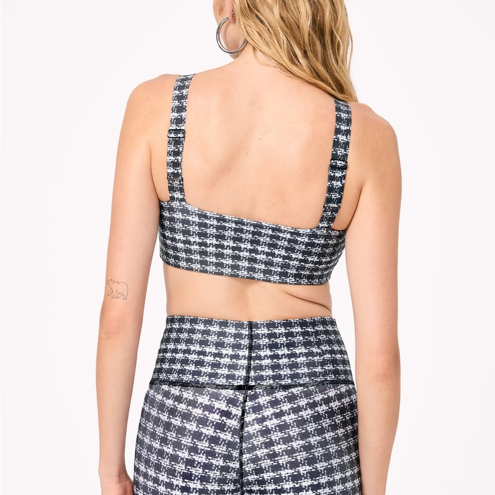 Terez HI-SHINE SCOOP NECK BRA (S) & LEGGINGS (XS) HOUNDSTOOTH - Picture 4 of 12